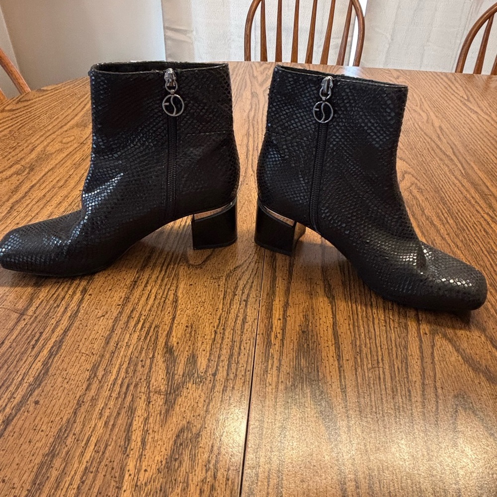 Franco Sarto women’s snake skin print boots 7.5 - Picture 4 of 9